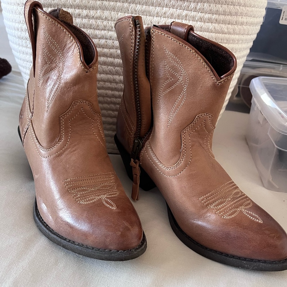 Cowgirl ankle boot, Darlin western boot